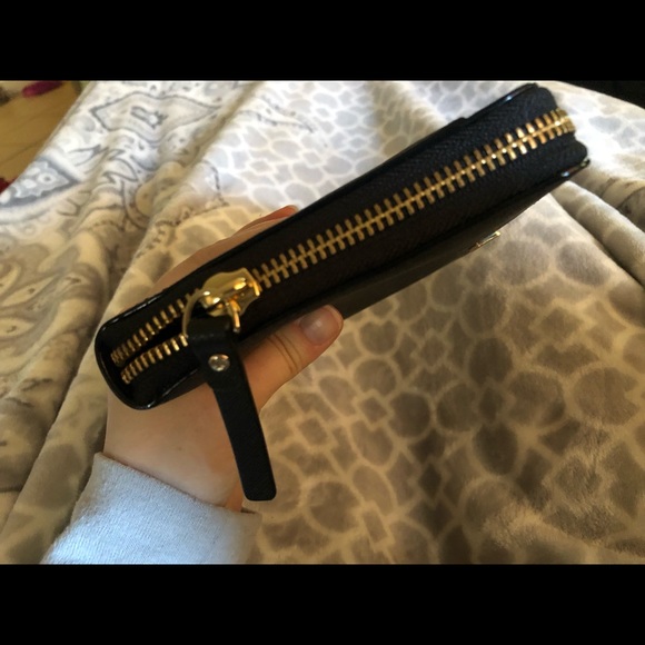 *REPOSH* Kate Spade Talla Laurel Way Black Wallet - Picture 2 of 4